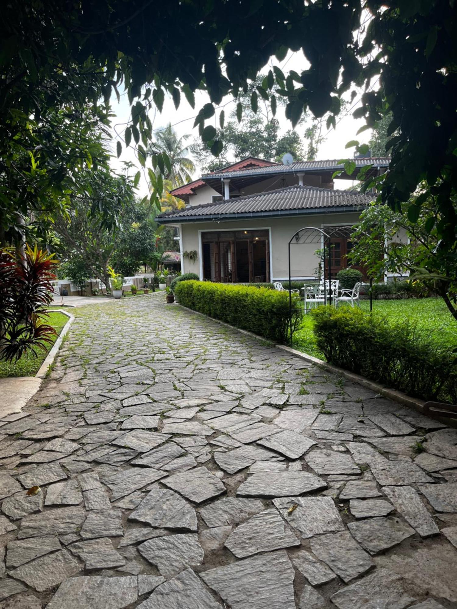 Kandy Living Homestay Exterior photo